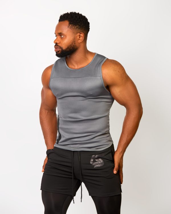 AYO ARMLESS TOP